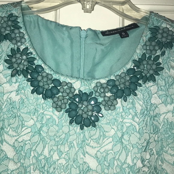 Lace Dress - Picture 3 of 7